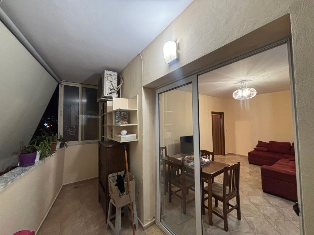 Jepet me qera rruga Arkitekt Sinani