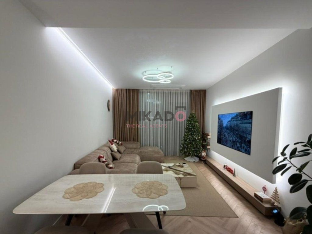 Shitet Apartament 3+1tek Lake View Residence, RRuga Kosovareve!
