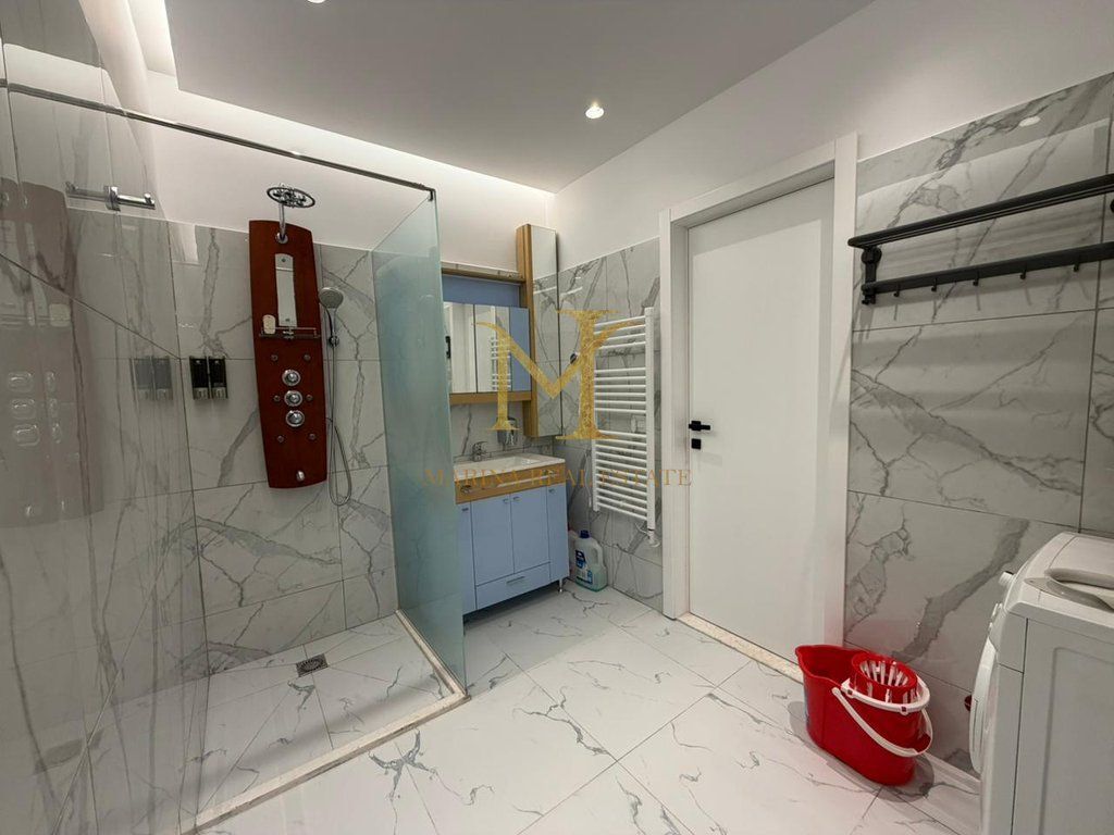 JEPET ME QERA APARTAMENT 1+1 NE DURRES STACIONI TRENIT!