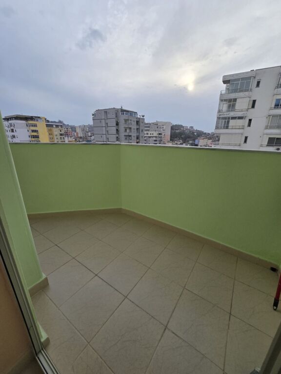 JEPET ME QIRA APARTAMENT 2+1+2 NE DURRES !