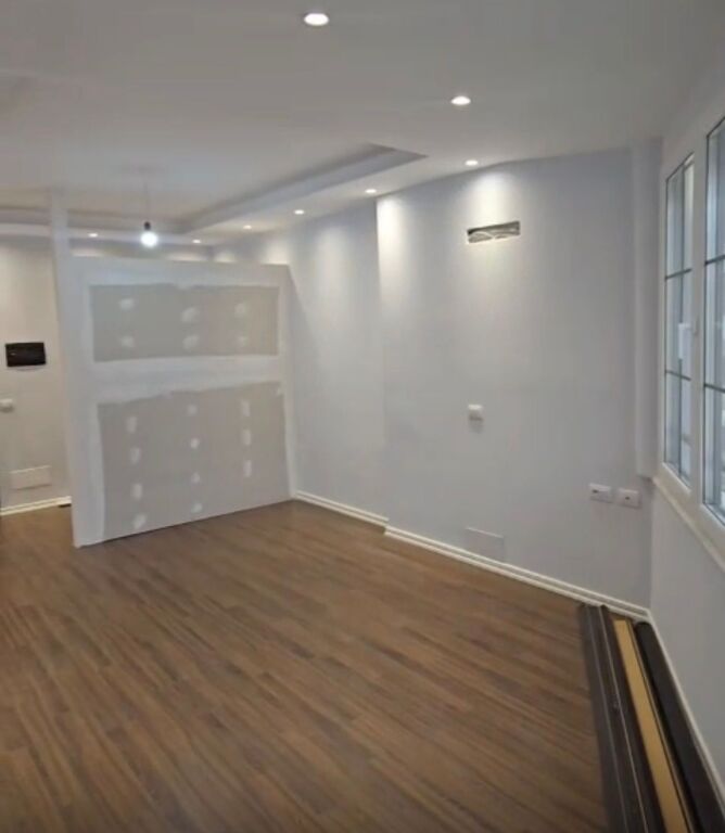 Shitet apartament 1+1 tek Fresku prane Restorant Deliu!