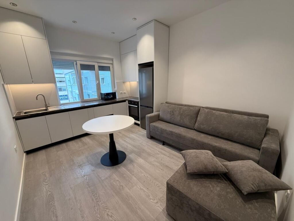 Apartament 1+1 me qira te Garda!