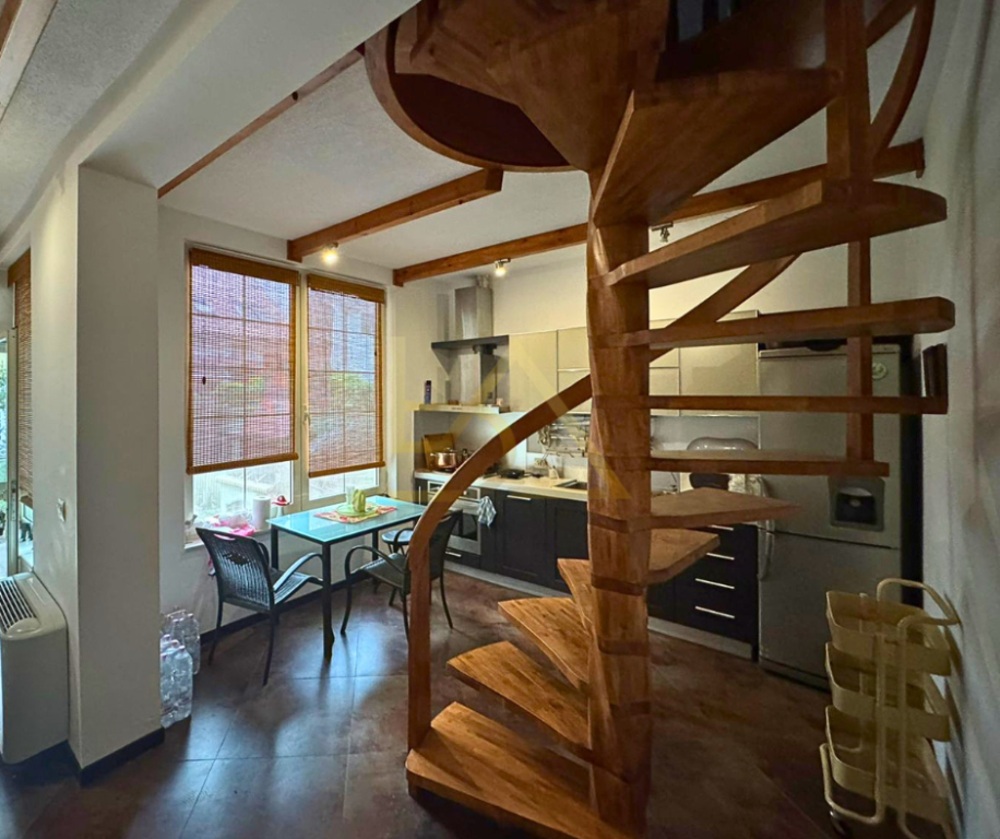 Jepet Vila me Qira – Durrës, Mak Albania