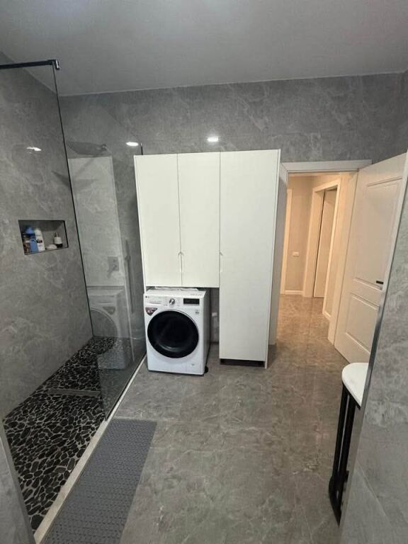 CASA IN AFFITTO 2+1+2 + POSTO AUTO - TEG, TIRANA