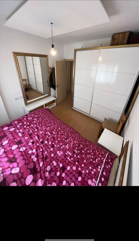 Shitet Apartament 2+1+2