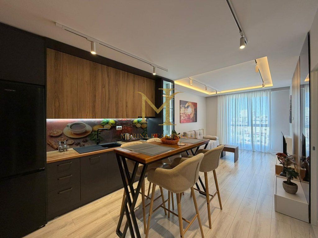 JEPET ME QERA APARTAMENT 1+1 NE DURRES STACIONI TRENIT!