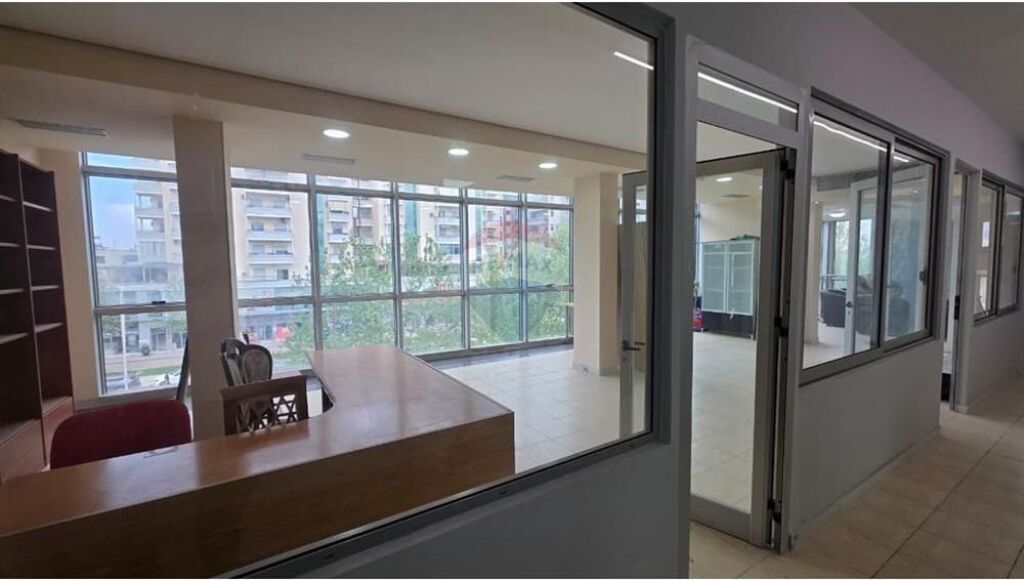 Ambjent biznesi me qera per zyra klinike dentare,klinike estetike etj.