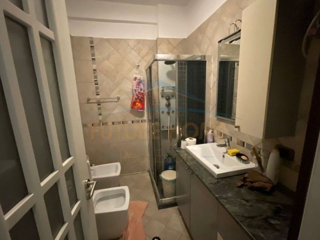 Shitet, Apartament 2+1+2, Kodra e Diellit, Tiranë.