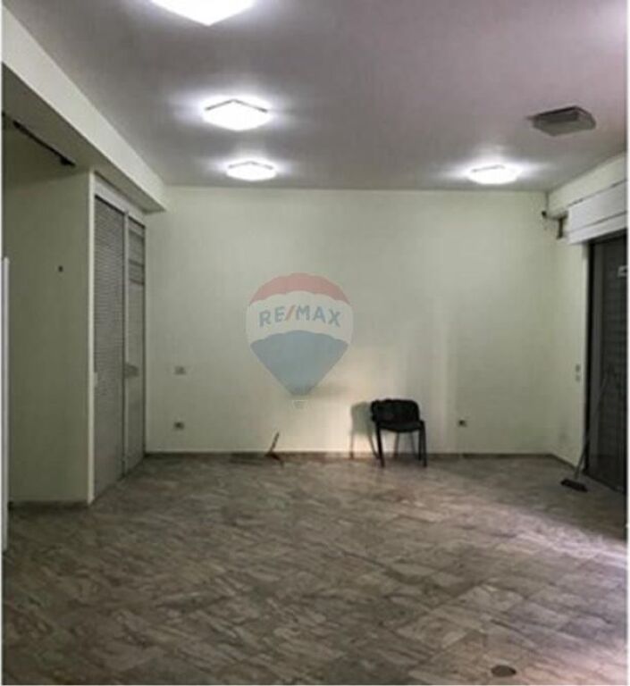 Dyqan - Për Qira - Rruga Muhamet Gjollesha, Tiranë(ID: 530551001-429)