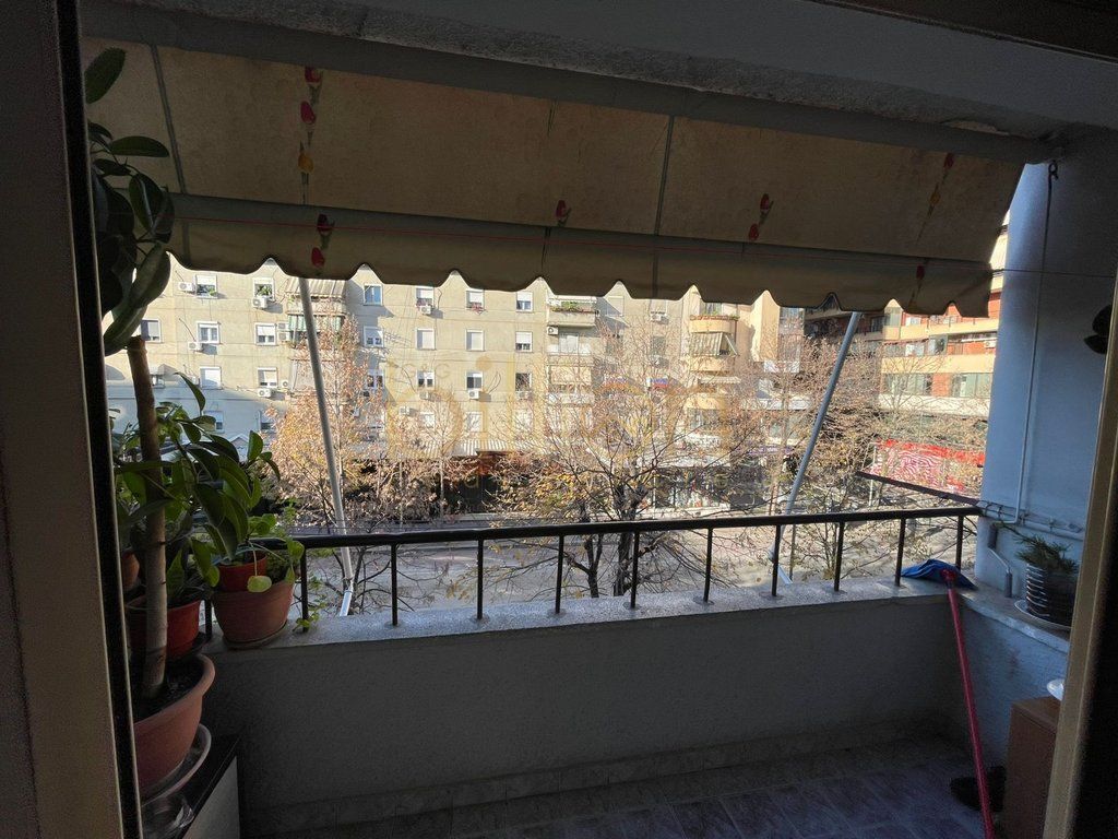 Shitet apartament unik 2+1 — Tek Blloku