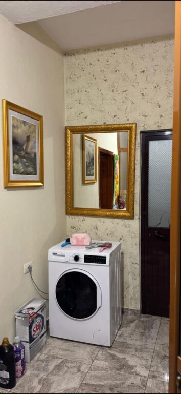 APARTAMENT 1+1. 35000 LEKE.ISH PARKU I AUTOBUZAVE