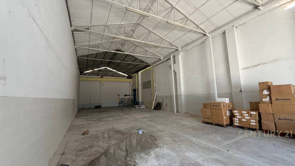 MAGAZZINO DI 300 MQ IN AFFITTO IN VIA JORDAN MISJA!