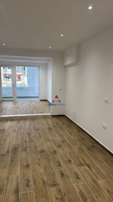 JEPEN ME QERA 2 AMBIENTE ZYRASH 60M2 (SECILA) 800 EURO (SECILA)