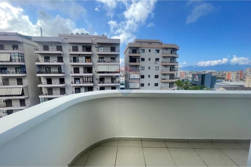 Apartament 2+1 me Qira – Transballkanike, Vlorë