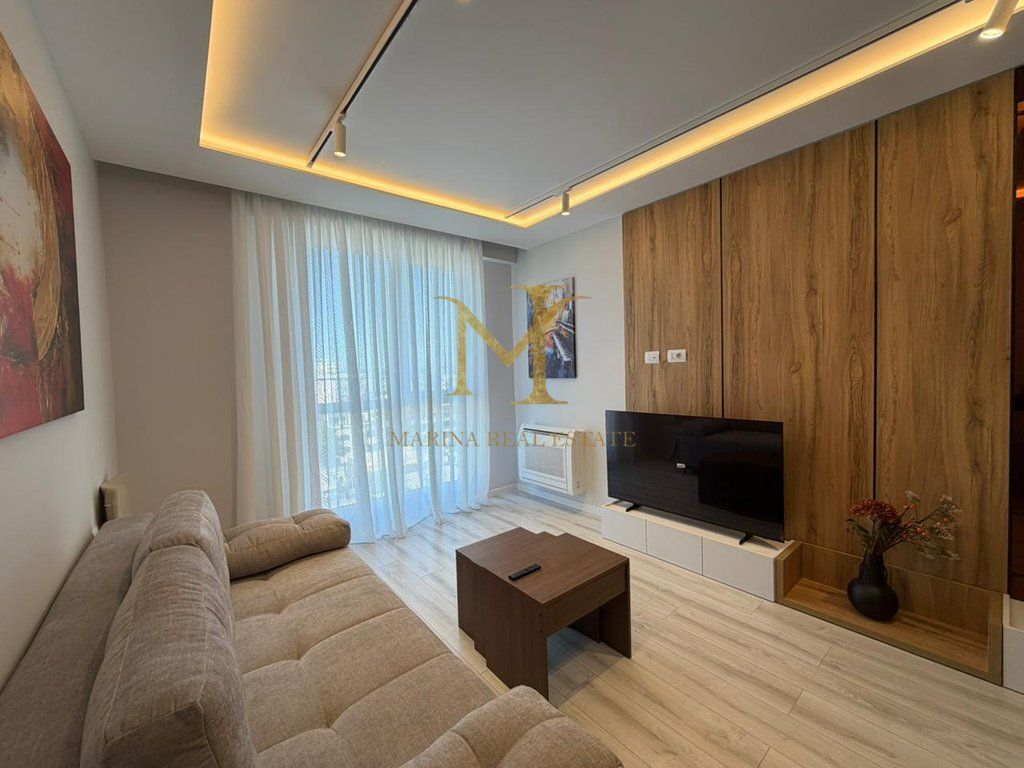 JEPET ME QERA APARTAMENT 1+1 NE DURRES STACIONI TRENIT!