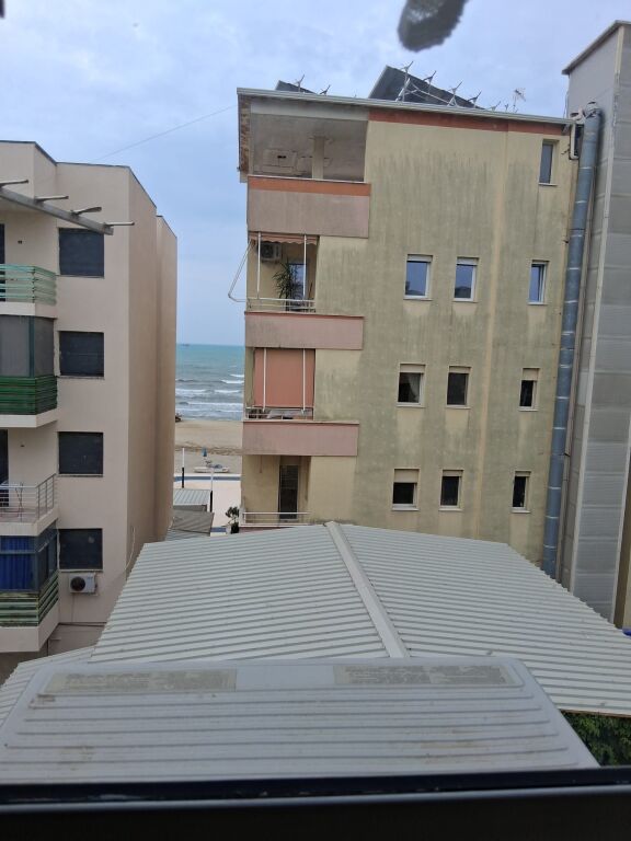 Apartament 1+1 me qira në Plazh, pamje deti – pranë Hotel Adriatikut
