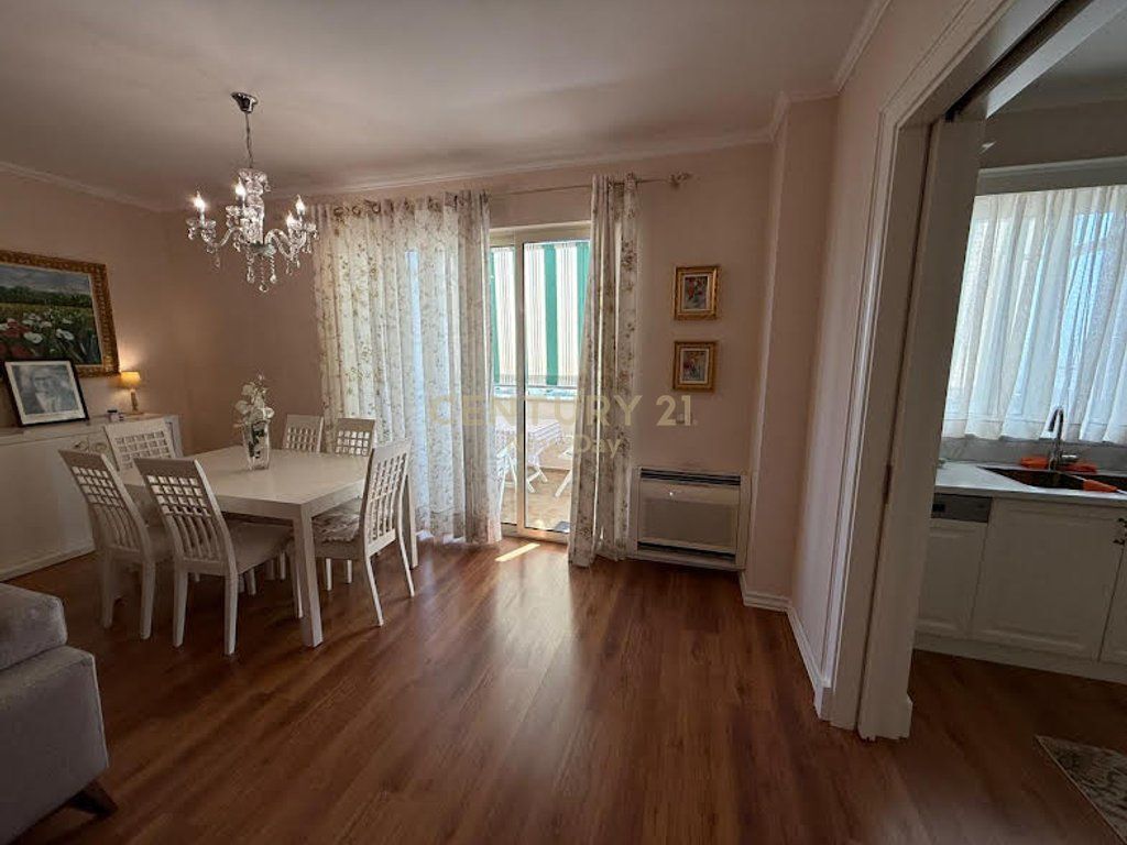 Jepet me qira apartament 2+1+2 zona Ish-Rajonit.