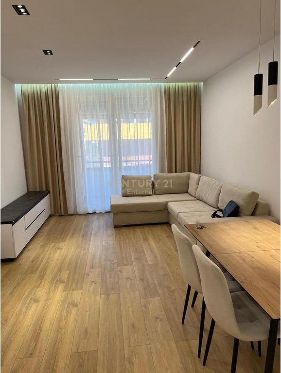 Apartment 2+1+2 for Rent at Komuna e Parisit