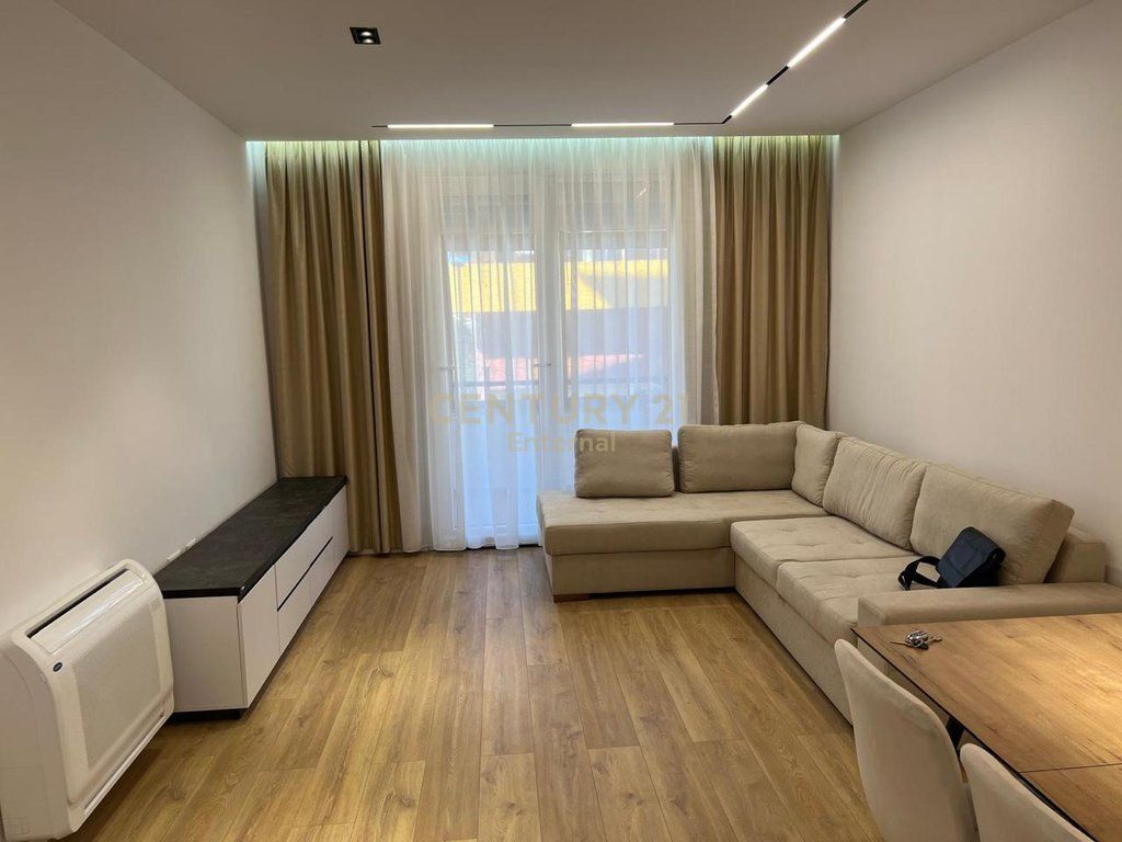 Apartment 2+1+2 for Rent at Komuna e Parisit