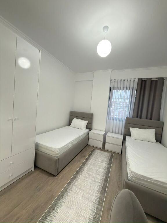 Affittasi 2+1+2+parcheggio RESIDENCA OASIS ASTIR 70.000 leke