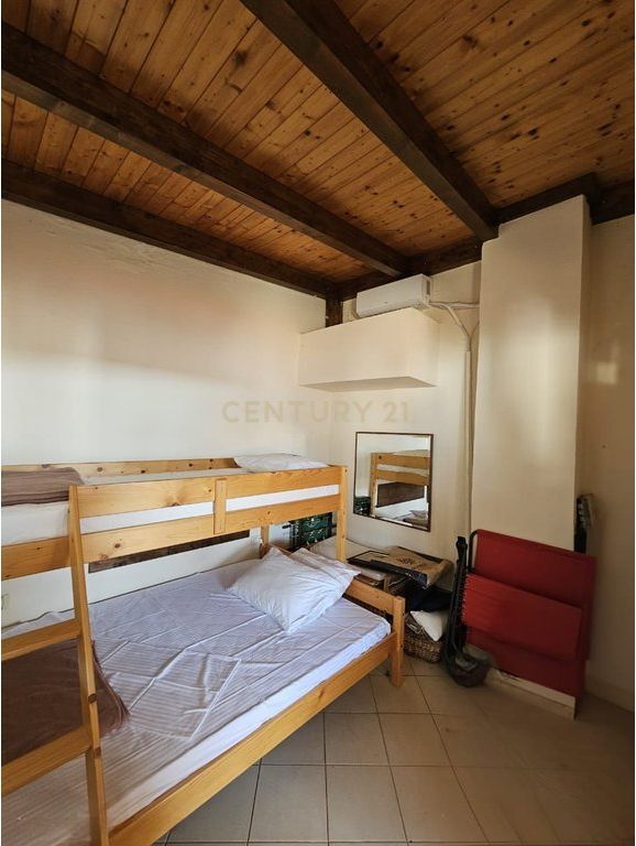 Jepet me qera apartament 2+1 shume prane detit ne Golem , Durres!!