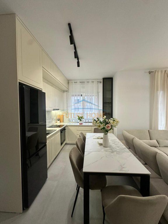 Qera, Apartament 2+1+2, Shkolla e Kuqe , Tirane.