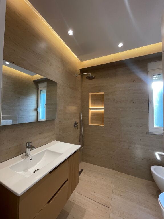 SUPER Apartament 2+1+2 Në Shitje! 📍 Ish-Ekspozita