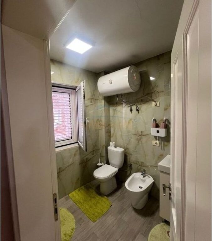 Shitet, Apartament 2+1 + Garderobë, Rruga e Kavajës,Tiranë