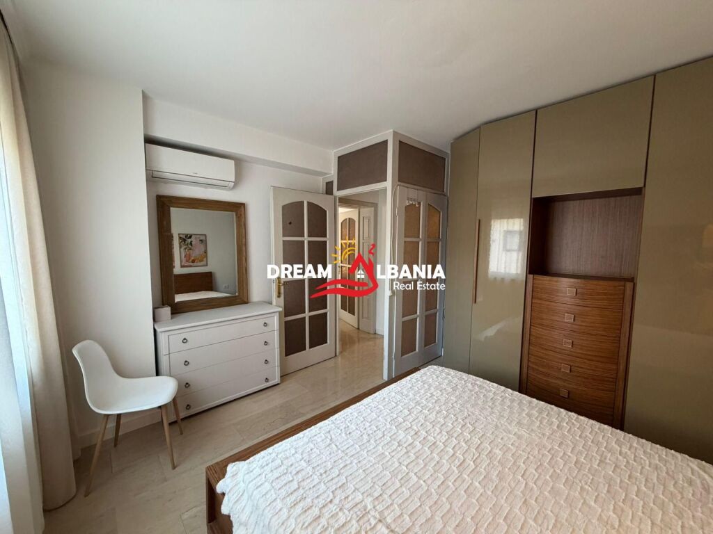 Jepet me qera super apartament 3+1+2 ne rrugen e Durresit prane Ambasades Polake (ID 4239092)