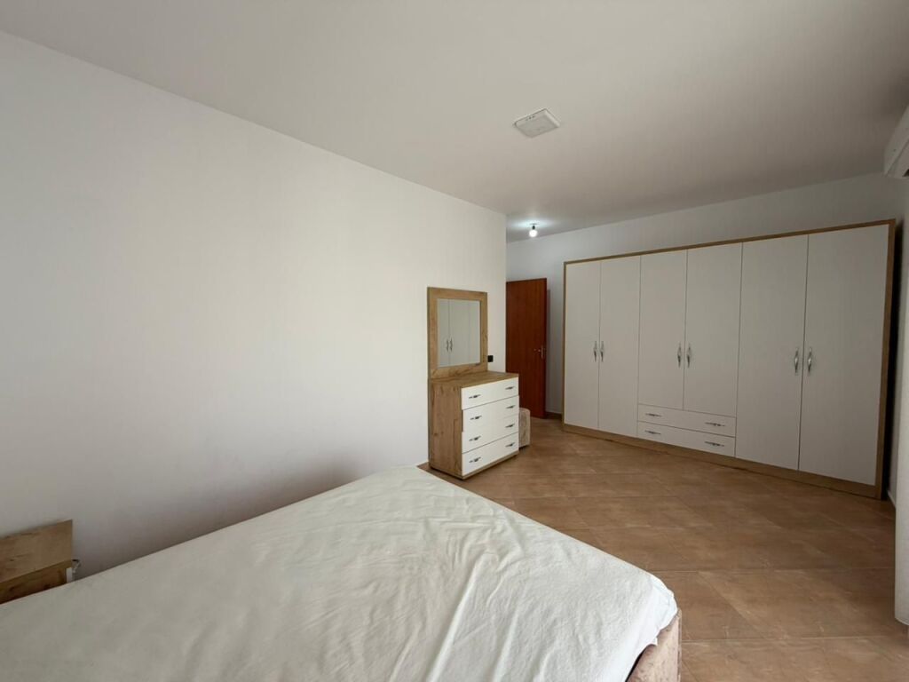 Apartament 2+1+Parking per qira tek Kopeshti Botanik.