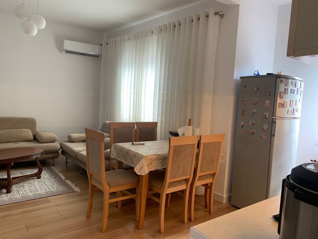 Apartament me qera 2+1 Ali Demi