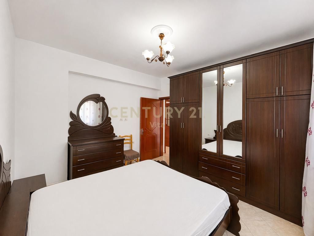 Apartament 2+1 me Ballkon dhe Pamje Qyteti, me Qira pranë Spitalit në Durrës!!