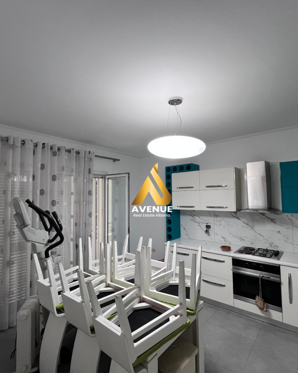 VILE ME QIRA - PRANE FRESKUT