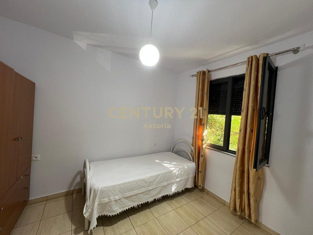 Jepet me qira apartament 2+1, rruga Mine Peza