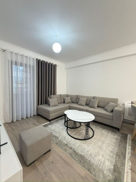 Affittasi 2+1+2+parcheggio RESIDENCA OASIS ASTIR 70.000 leke