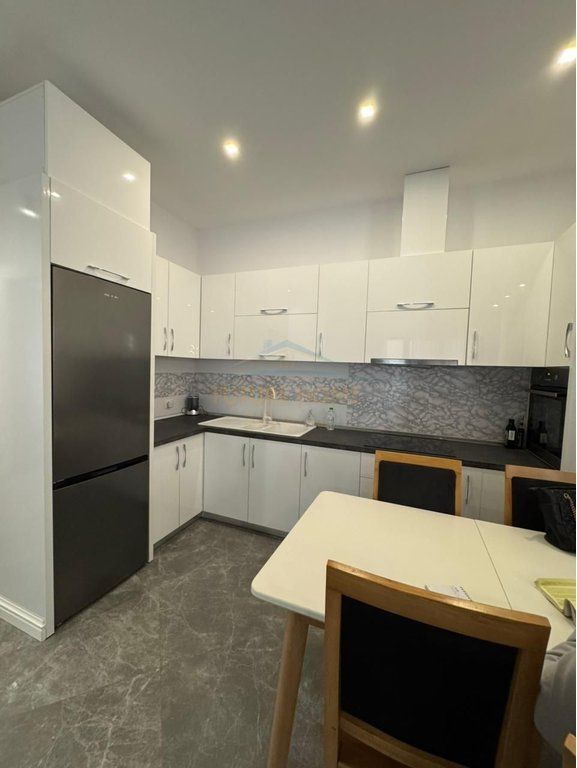 Qera, Apartament 2+1+2+Post Parkimi, Kompleksi Delijorgji, Tiranë.