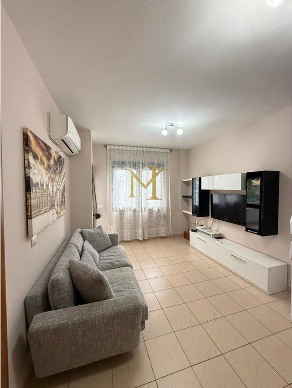 Apartament 1+1 me qera tek shkembi Kavajes !