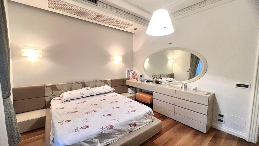 🏡 Jepet me Qera : 1+1 + Kuzhina Vec 📍Shkolla e Kuqe - Kt.2 - 600€/Muaj - S.75m² 