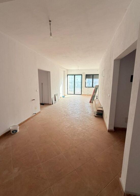 Apartament 2+1 Komuna Parisit