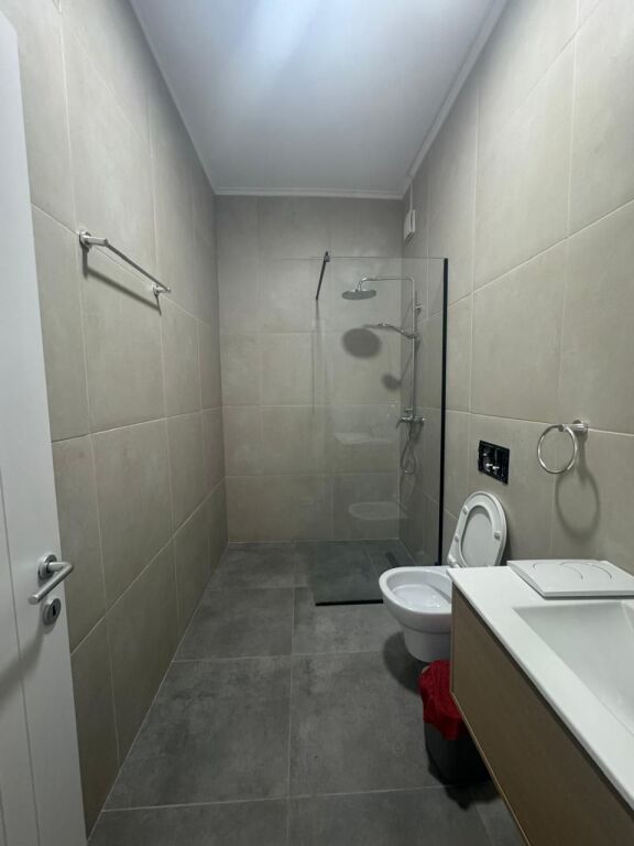 Jepet apartament me qera 1+1