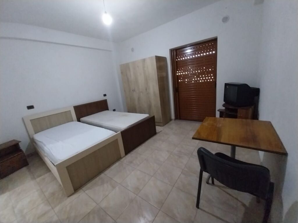 Jepet gazoniere me qera ne Mbrapa Galaktikut Durres