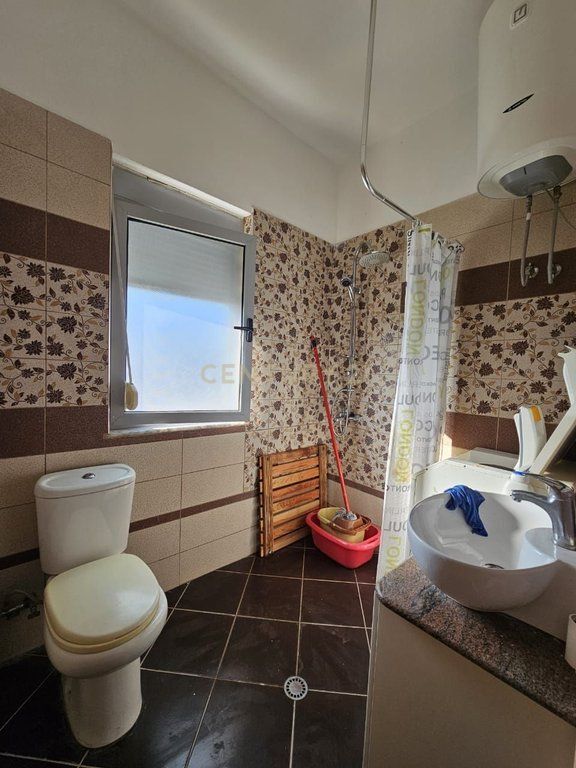 Jepet me qera apartament 2+1 shume prane detit ne Golem , Durres!!