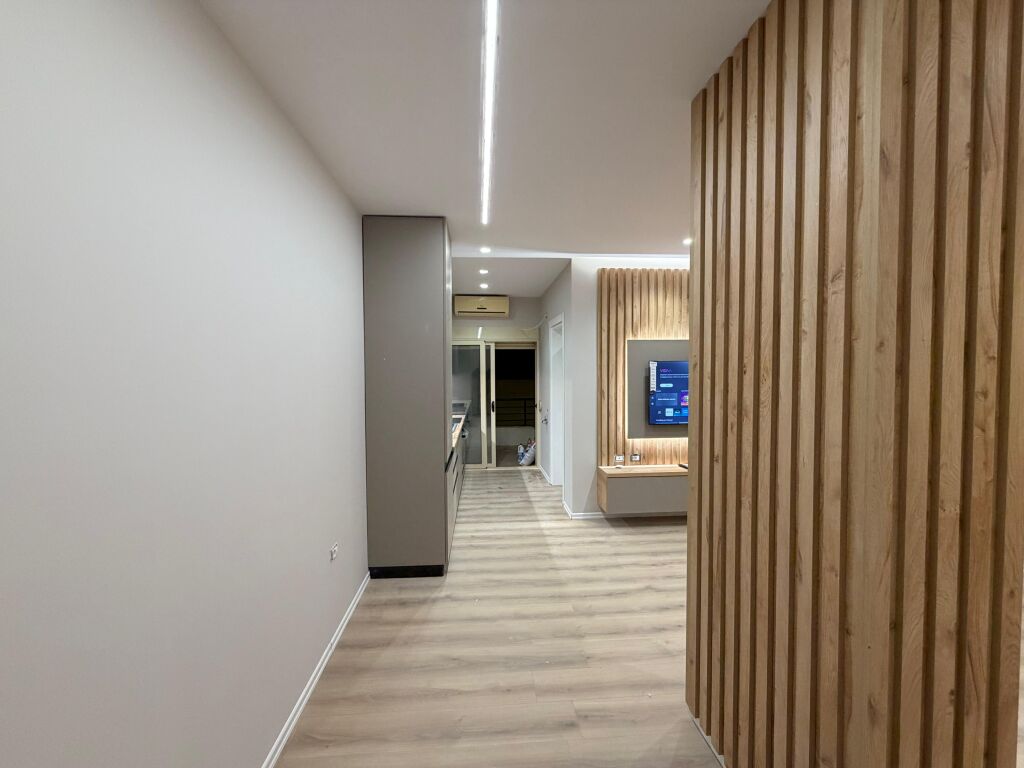 SHITET STUDIO – UJI I FTOHTË, VLORË