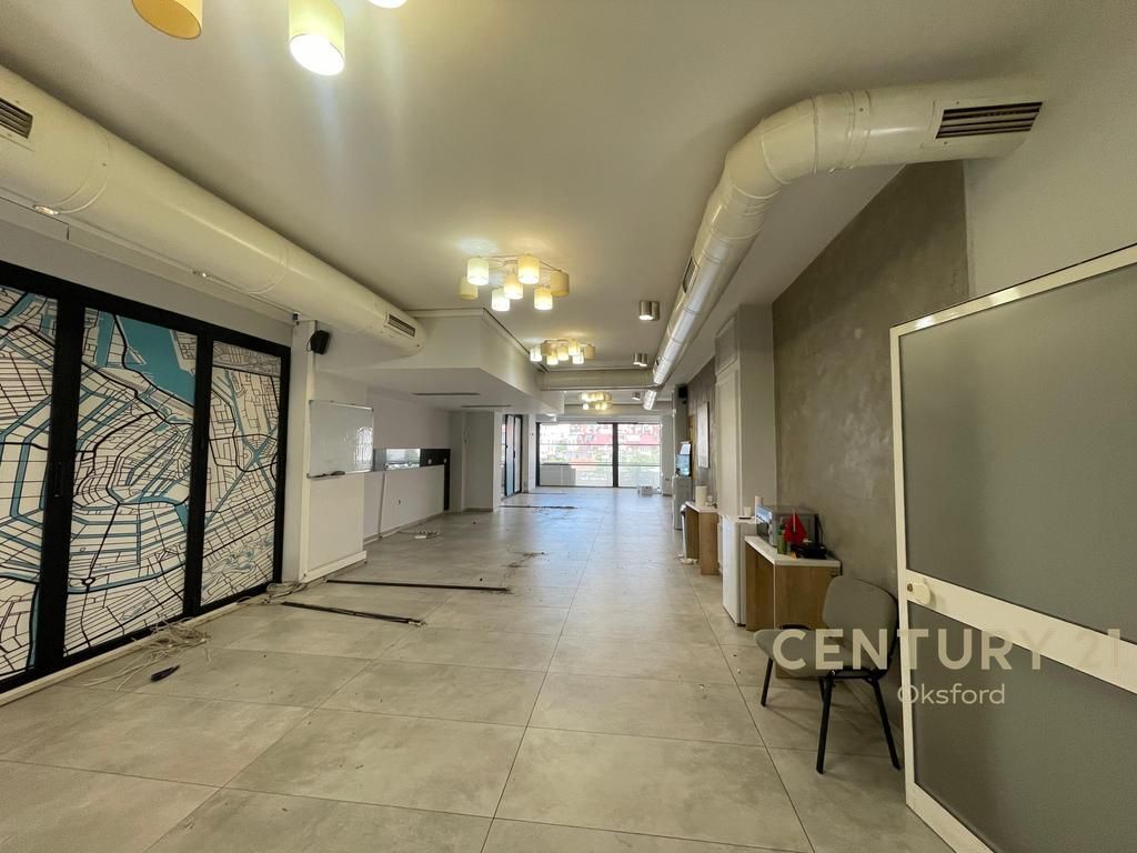 COMMERCIAL SPACE ON THE STREET IN ASTIR FOR RENT