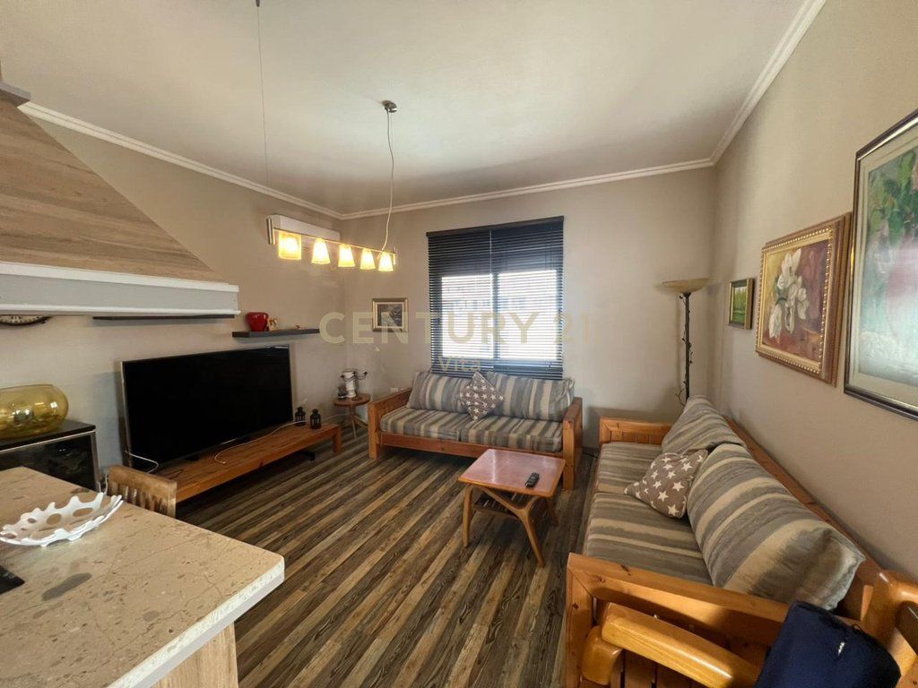 Jepet me qera apartament 2+1 shume prane detit ne Golem , Durres!!