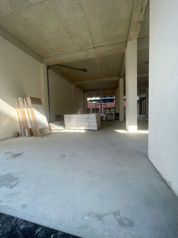 Jepet me Qira Ambient Komercial – Paskuqan, Rezidenca Platinium 1