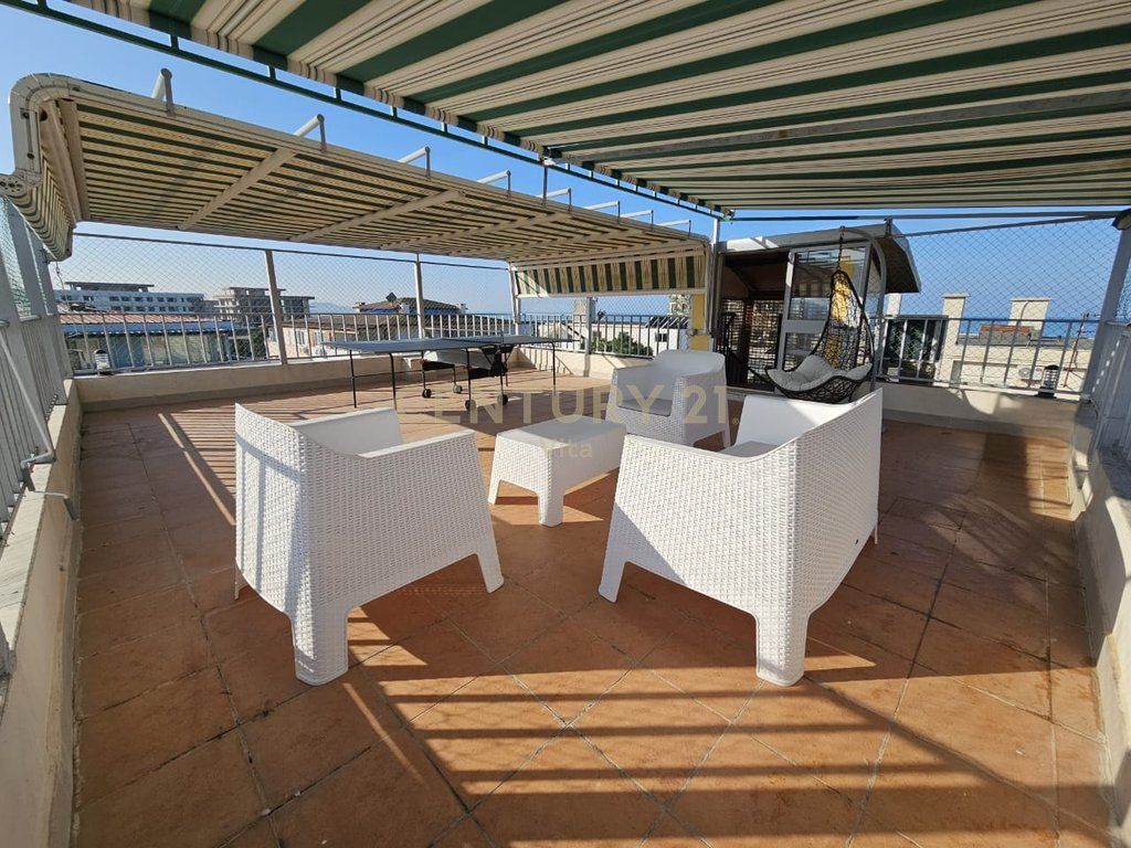 Jepet me qera apartament 2+1 shume prane detit ne Golem , Durres!!