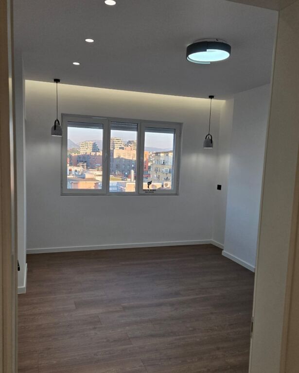 ZYRE ME QERA 104 M2 KOMUNA E PARISIT 70.000 LEKE FH-70517