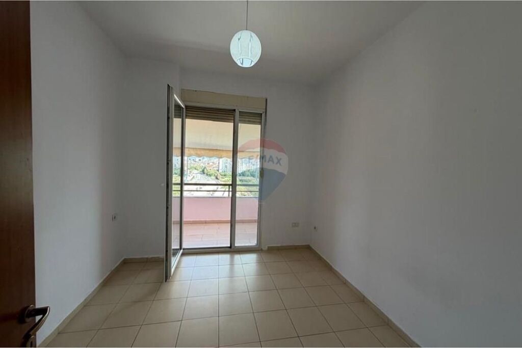 VENDIAMO APPARTAMENTO 1+1 GLI EDIFICI GIALLI!