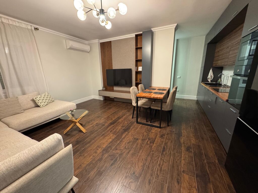 Jepet apartament me qera 1+1